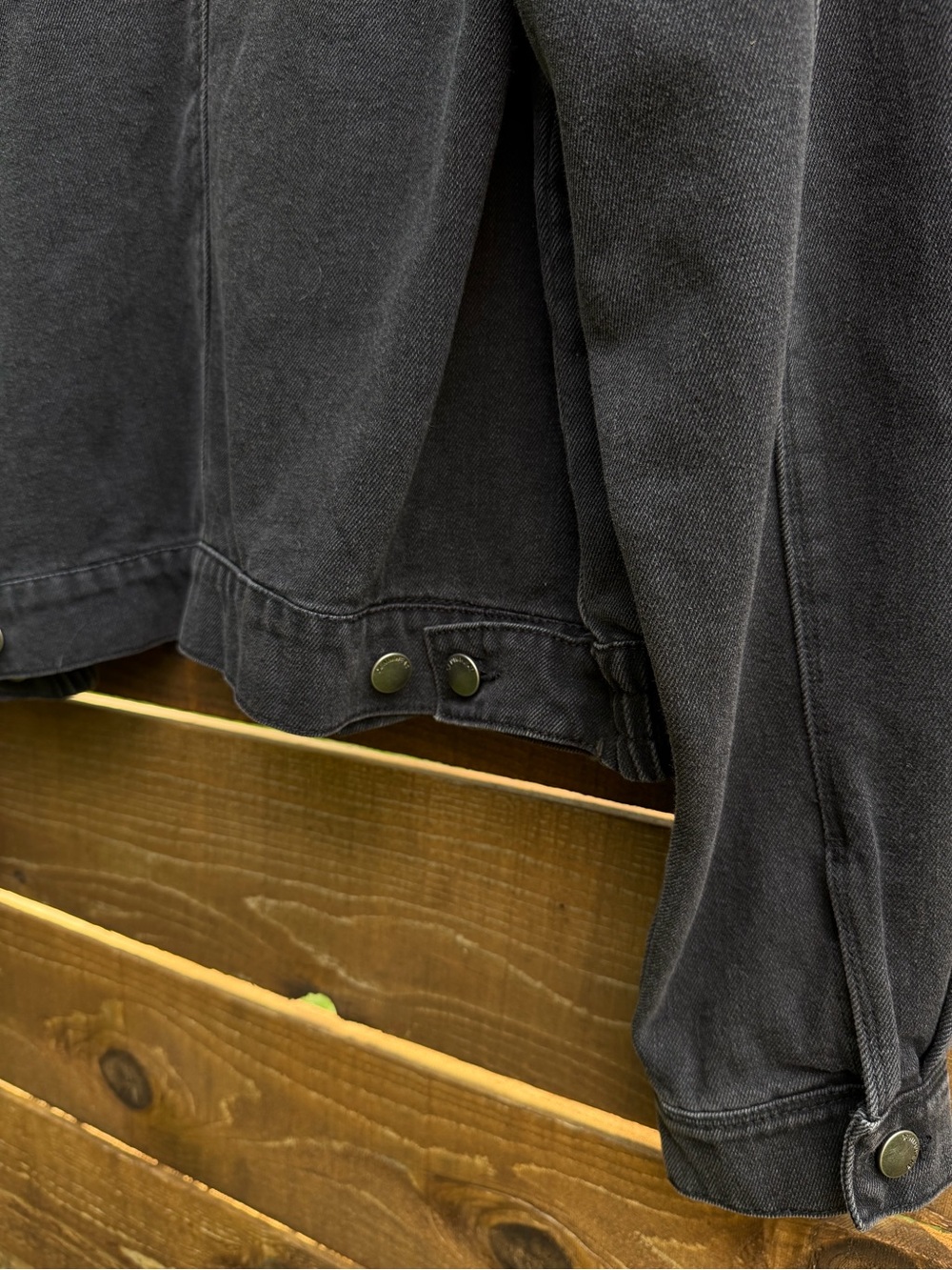 Ashley Vintage Charm Deep Black Cropped Denim Jacket - Button Front Size Large - Picture 12 of 12